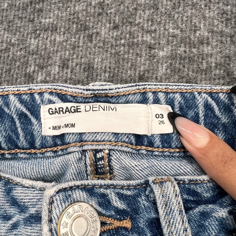 Garage Denim Mom Jeans Light Wash High‎ Rise Raw Hem Blue Size 3 Cropped - Picture 4 of 12